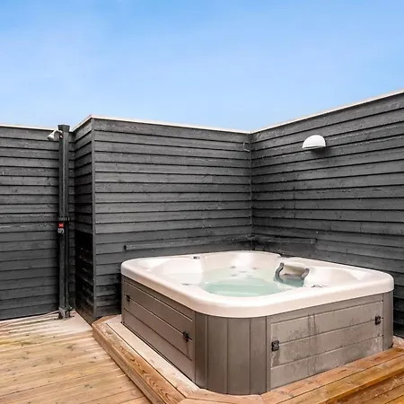 Dom wakacyjny Markku - 400m From The Sea By Interhome Harboør